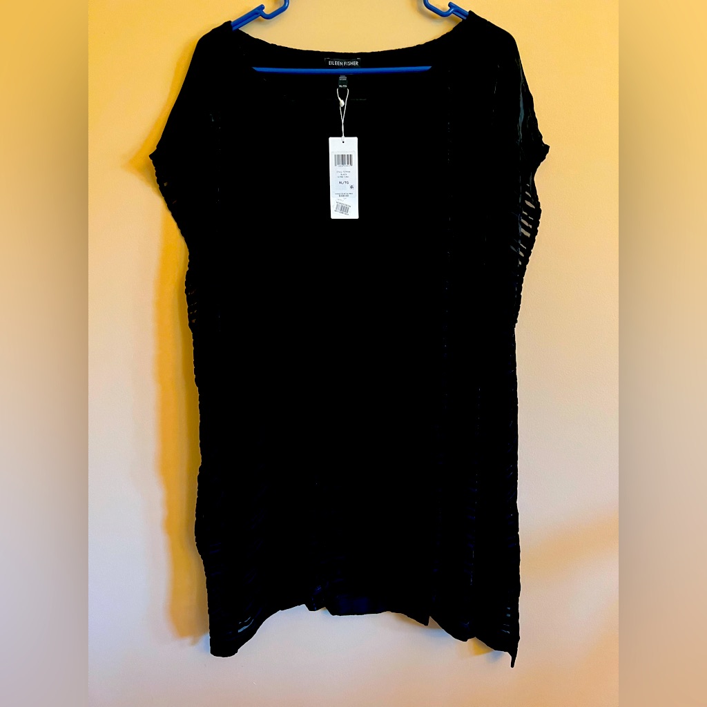 Black Velvet Women’s Tunic Top. Sz Xl